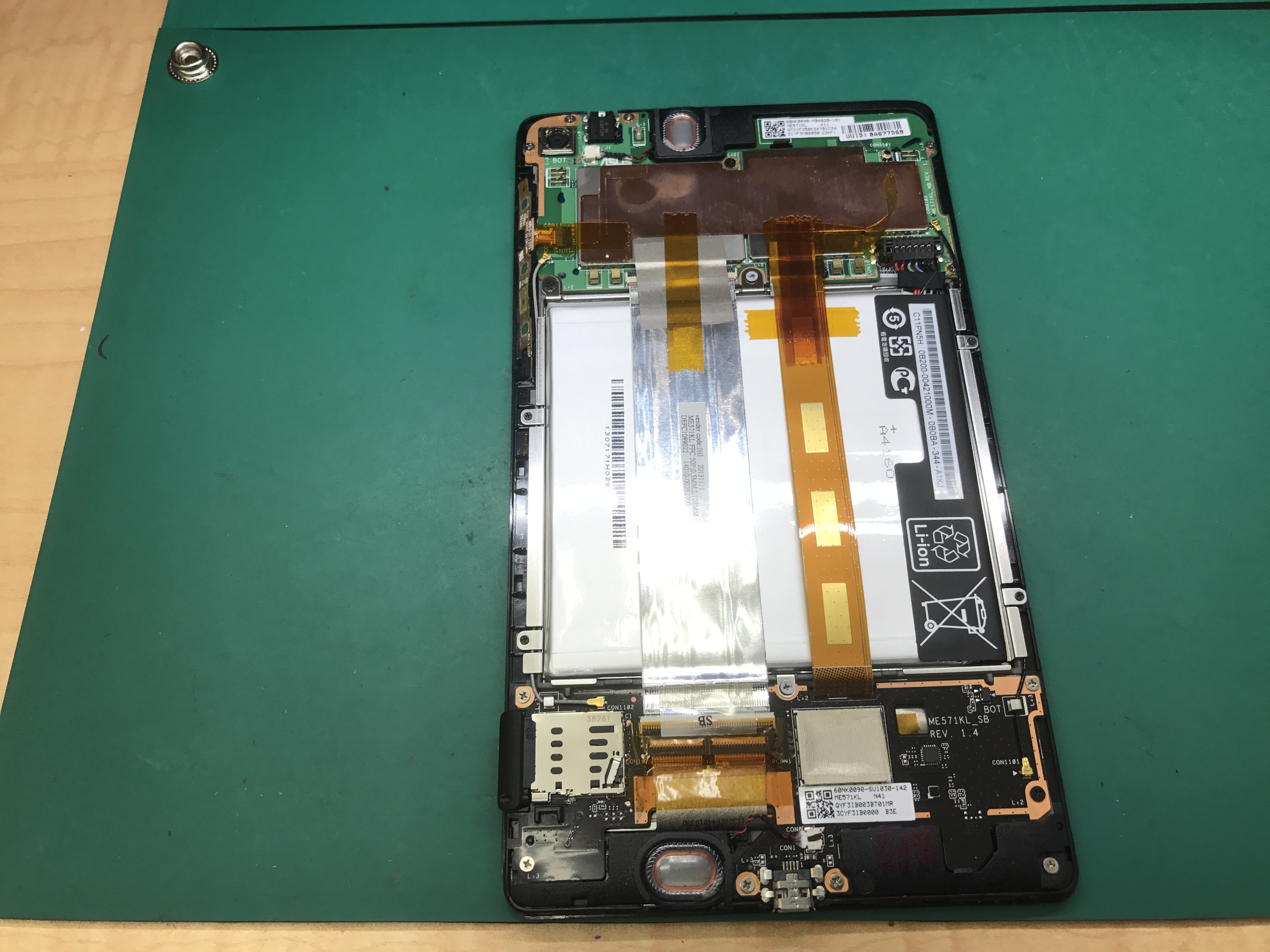 起動しないnexus7 13モデル を画面とバッテリー交換修理 Xperia Galaxy Zenfone Huawei Nexus修理のアンドロイドホスピタル