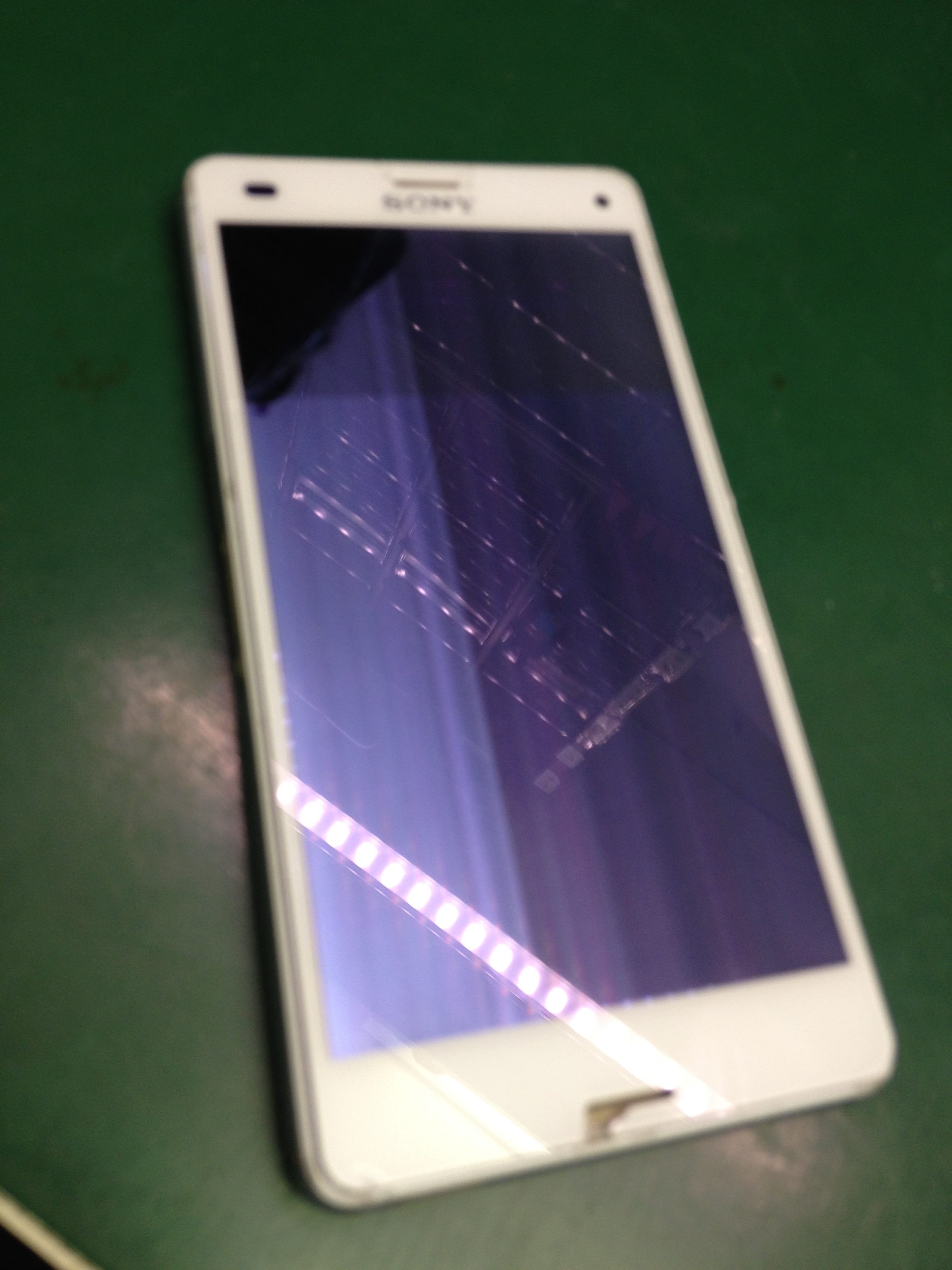 画面が割れていなくても液晶は壊れます Xperia Galaxy Zenfone Huawei Nexus修理のアンドロイドホスピタル