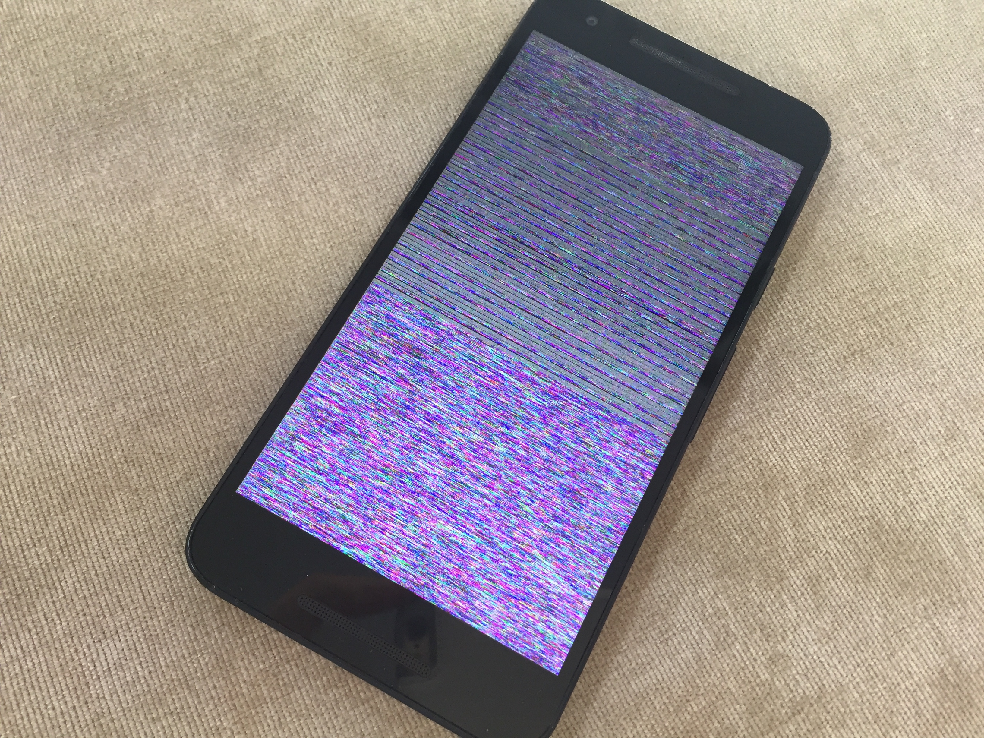 Nexus5x 画面が砂嵐になってしまった Xperia Galaxy Zenfone Huawei Nexus修理のアンドロイドホスピタル