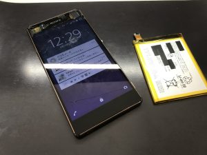 Xperia Z4(SO-03G)をバッテリー交換