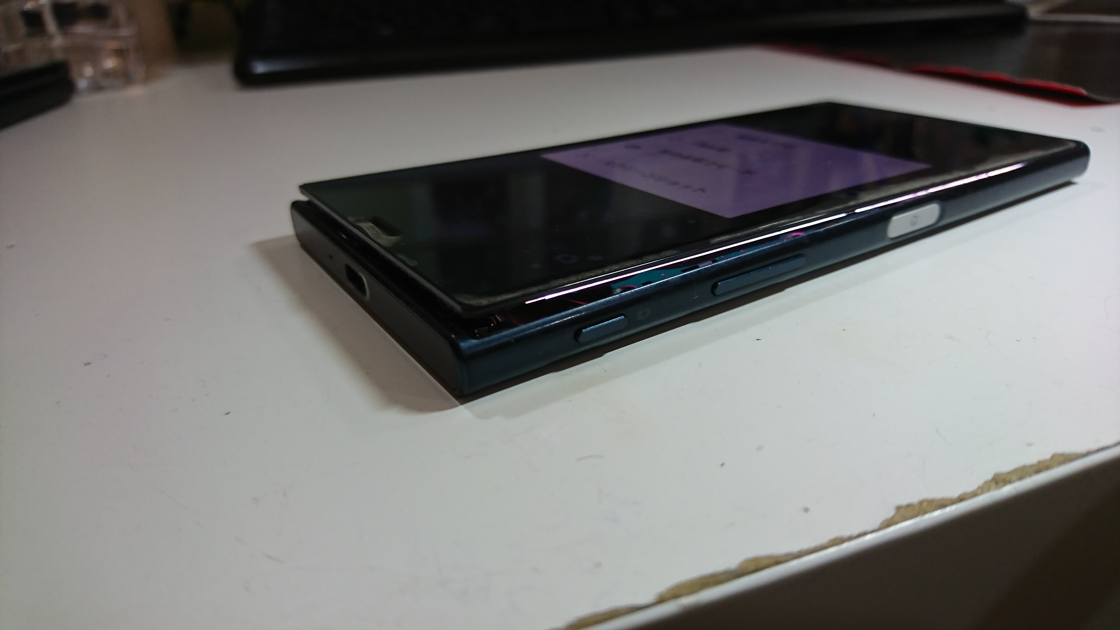 Xperia Xz画面が突然浮いてきた Xperia Galaxy Zenfone Huawei Nexus修理のアンドロイドホスピタル