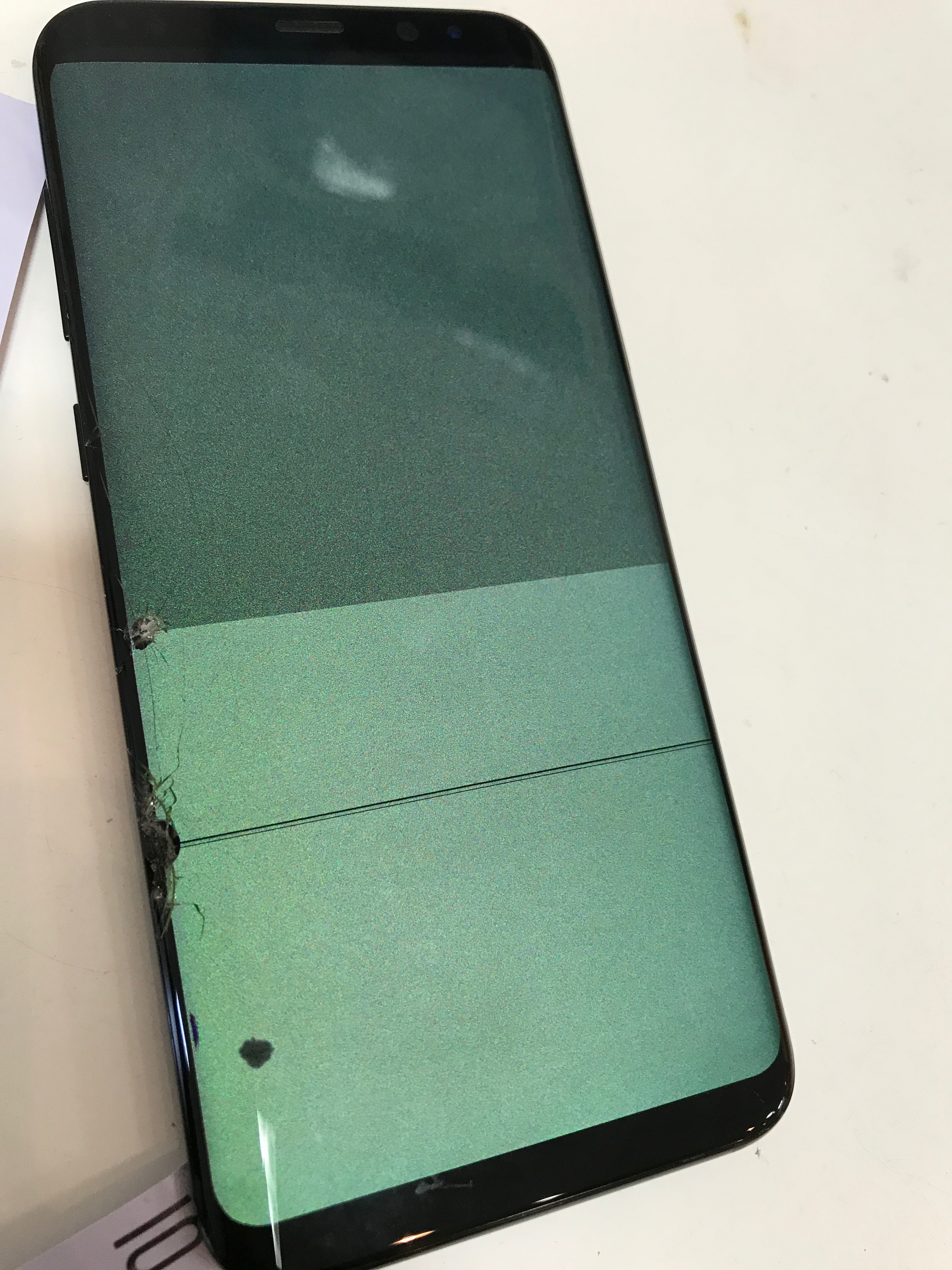 Galaxys8 の画面表示がおかしい 画面交換修理 Xperia Galaxy Aquos Zenfone Huawei修理のアンドロイドホスピタル