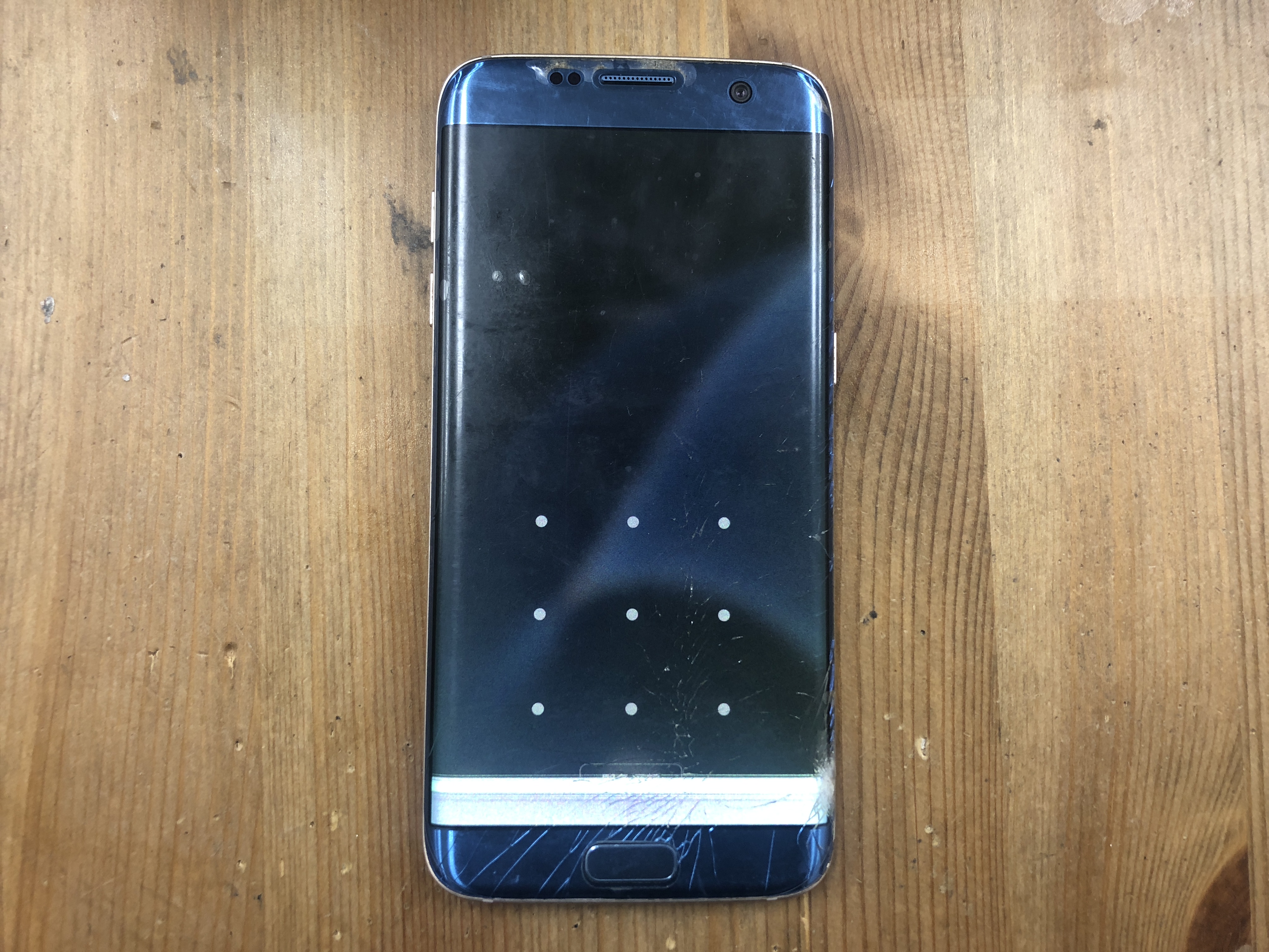 Galaxys7edge 液晶に線が入った状態の改善方法 Xperia Galaxy Zenfone Huawei Nexus修理のアンドロイドホスピタル