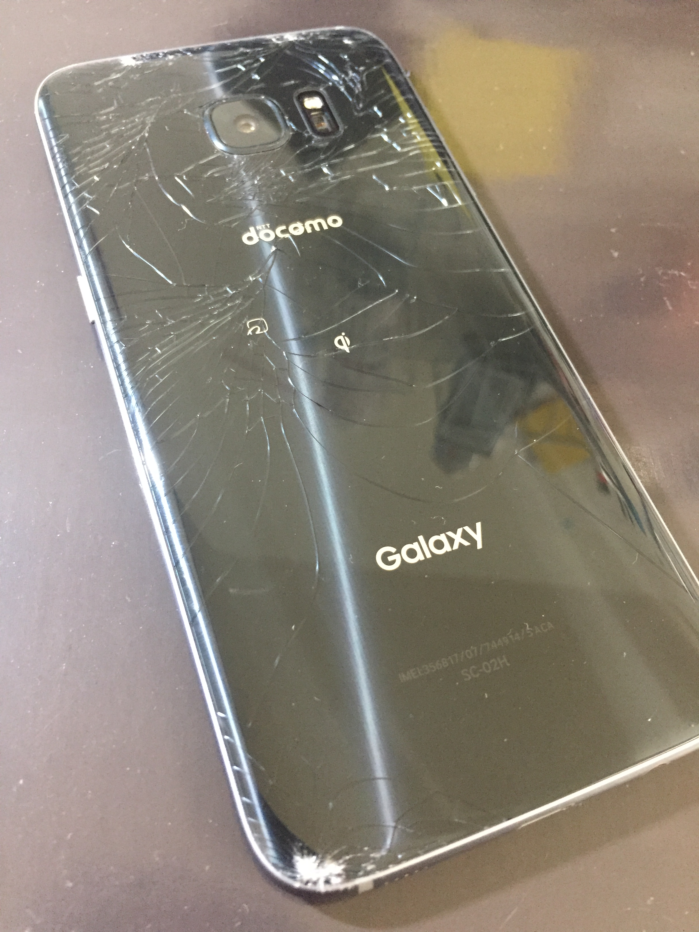 Galaxyのバッキバキに割れた背面も実は直せる Xperia Galaxy Zenfone Huawei Nexus修理 のアンドロイドホスピタル