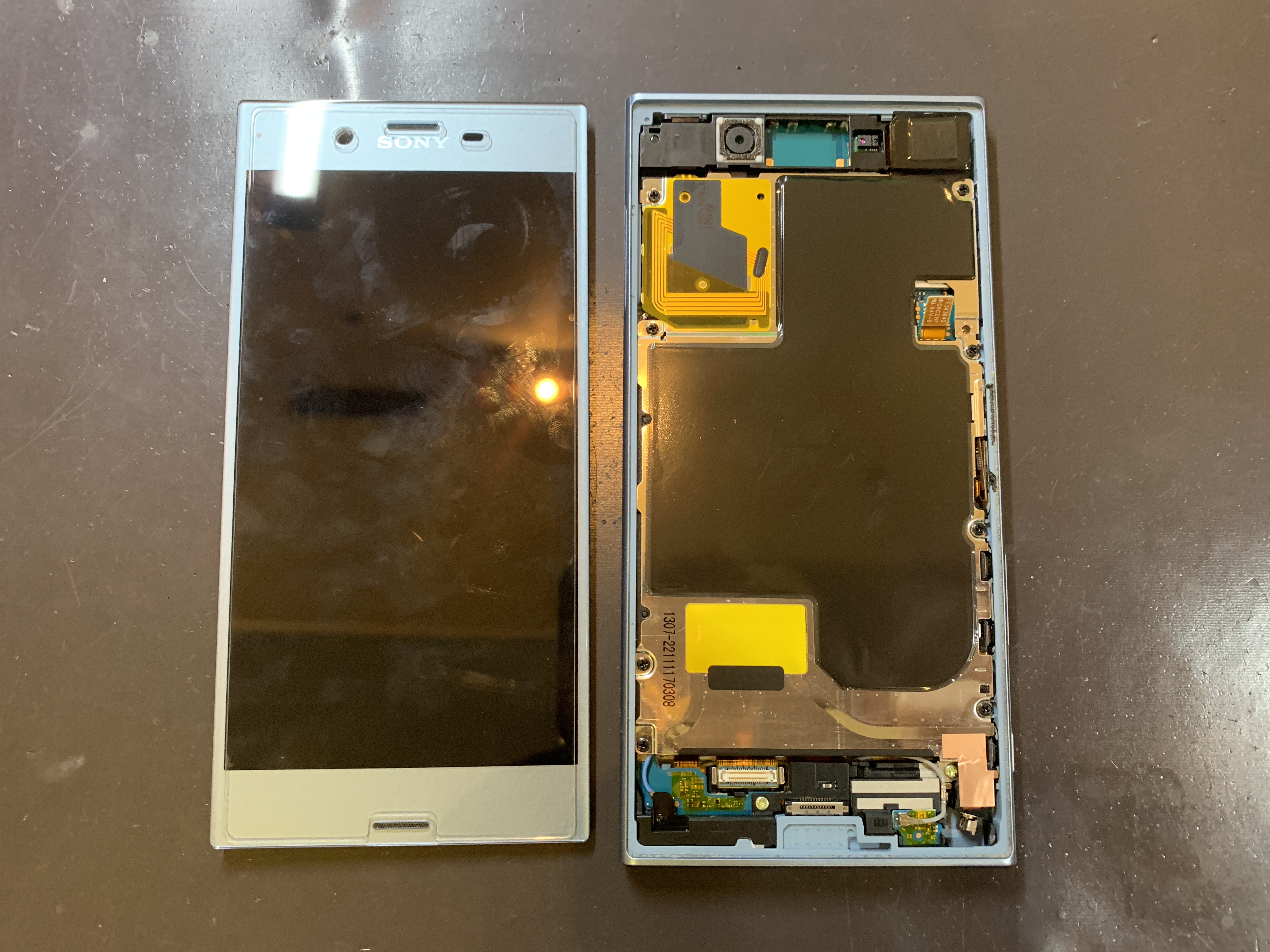 Xperia Xzs Sov35 のバッテリー交換を即日修理いたしました Xperia Galaxy Zenfone Huawei Nexus修理のアンドロイドホスピタル
