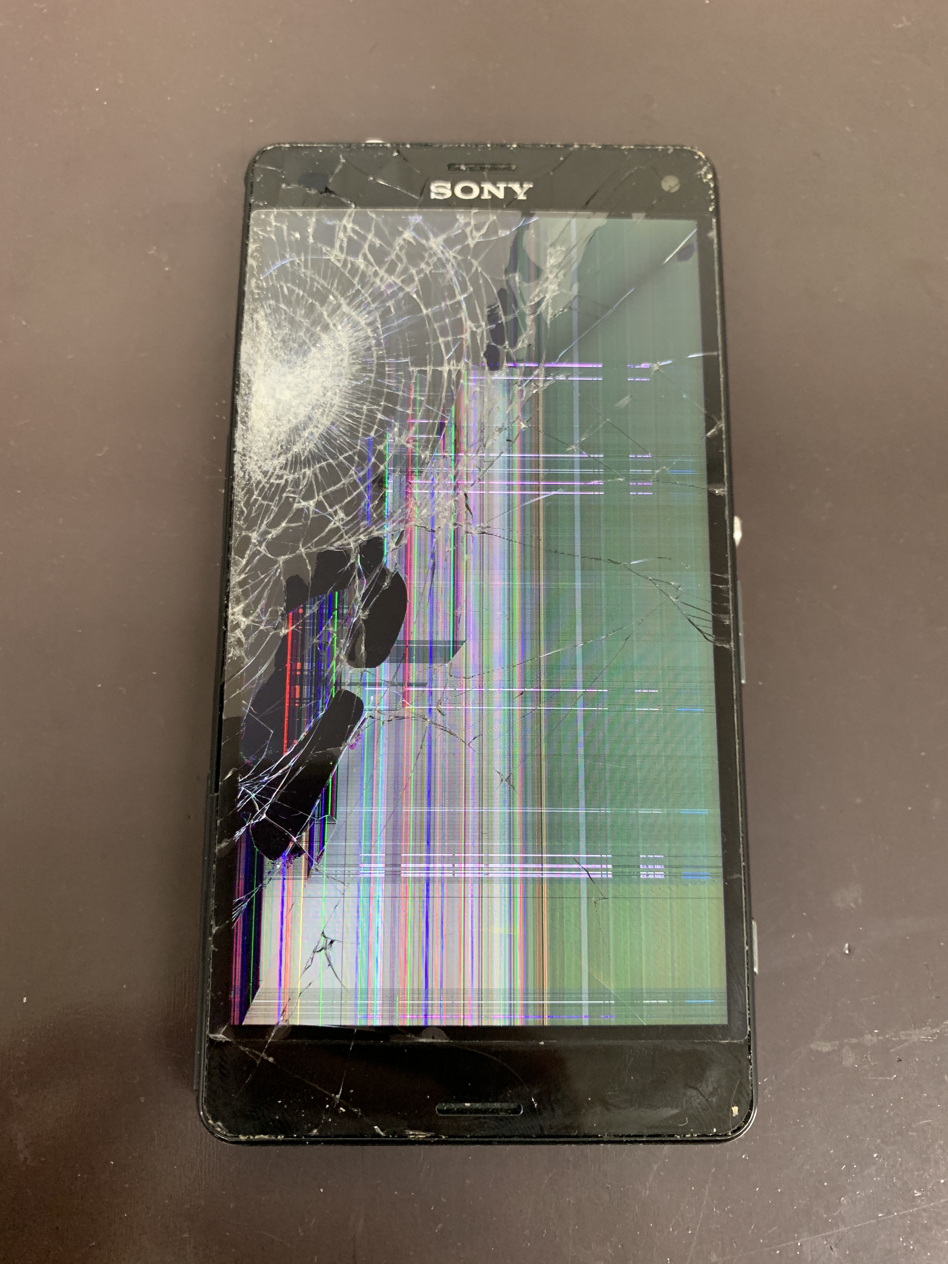液晶が割れて何も見えないxperiaz3compact So 02g の修理 Xperia Galaxy Zenfone Huawei Nexus修理のアンドロイドホスピタル