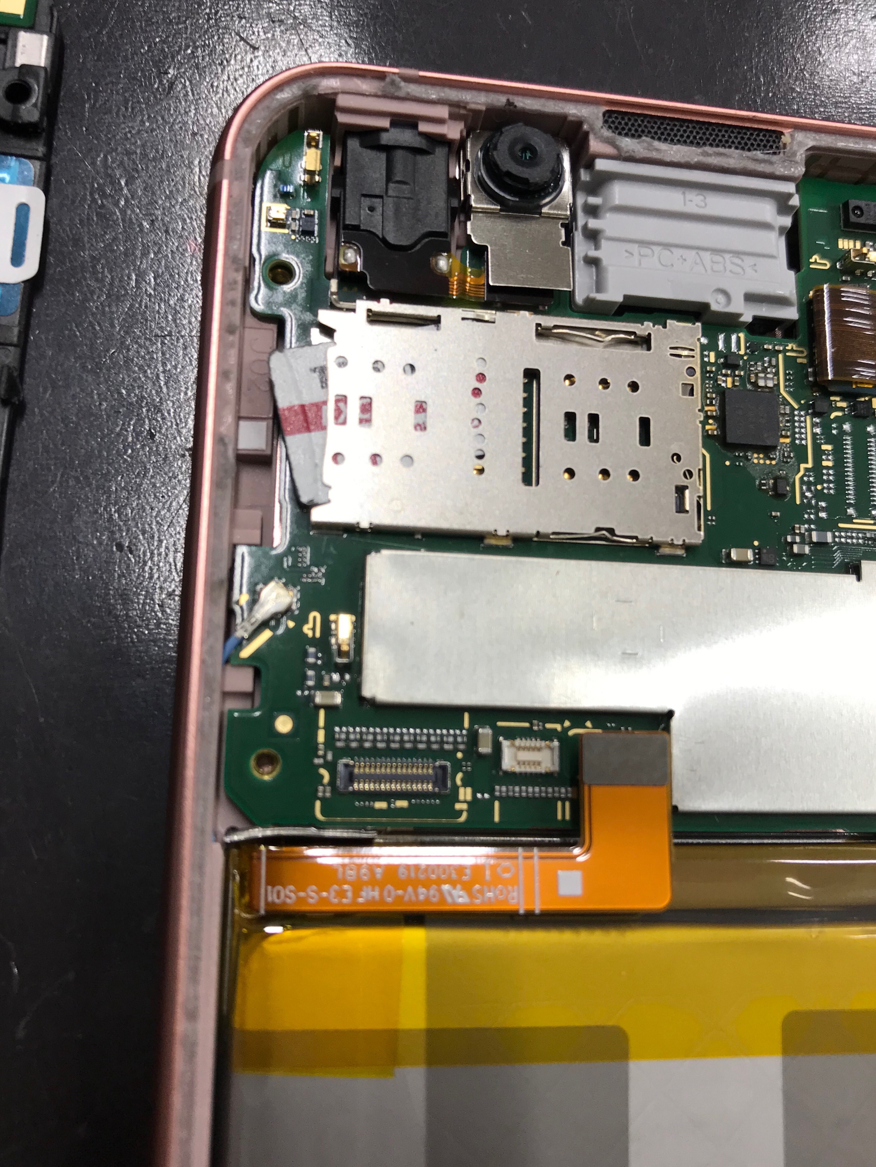 Simカードやsdカードが取り出せなくなった場合分解してメンテナンス作業で改善 Xperia Galaxy Zenfone Huawei Nexus修理のアンドロイドホスピタル