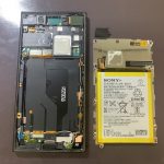xperia-xzs-so-03j-battery-replacement-3