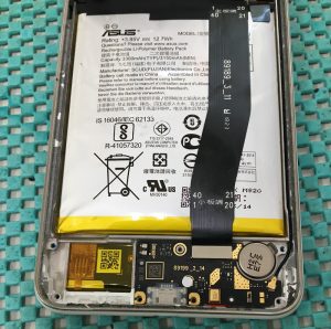 Zenfone5Q、バッテリー交換、膨張