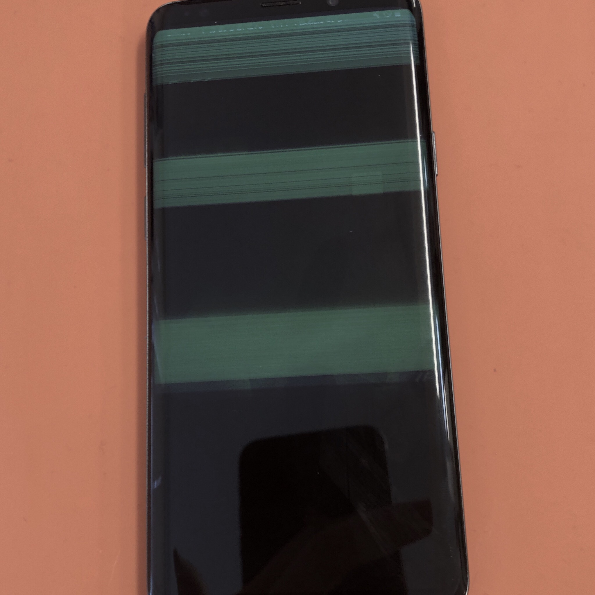 Galaxy S9 (SO-02K , SCV38) の画面に横線。。何も見えないくても 