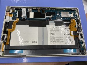 Xperia Z4tabletバッテリー交換修理