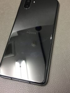 aquosr3 バッテリー　膨張