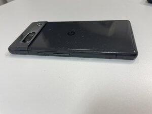 上大岡　Pixel7a　バッテリー膨張