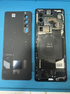 Xperia 1 3 バッテリー 膨張 30分 修理 杉田