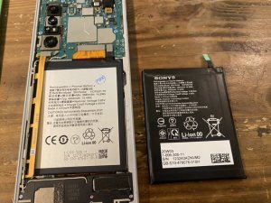 Xperia 1 Ⅱ　バッテリー交換