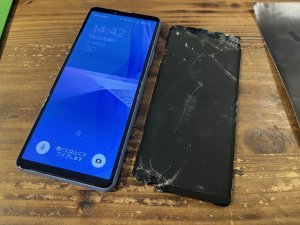 Xperia 10 III　フロントパネル交換　横浜元町中華街