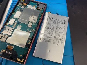  Xperia XZ1 Compact　バッテリー交換　石川町