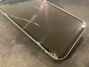 Google Pixel 8a 　画面割れ
