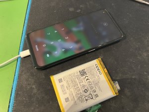 バッテリー交換が完了し充電が安定したOPPO Reno5Aの動作確認