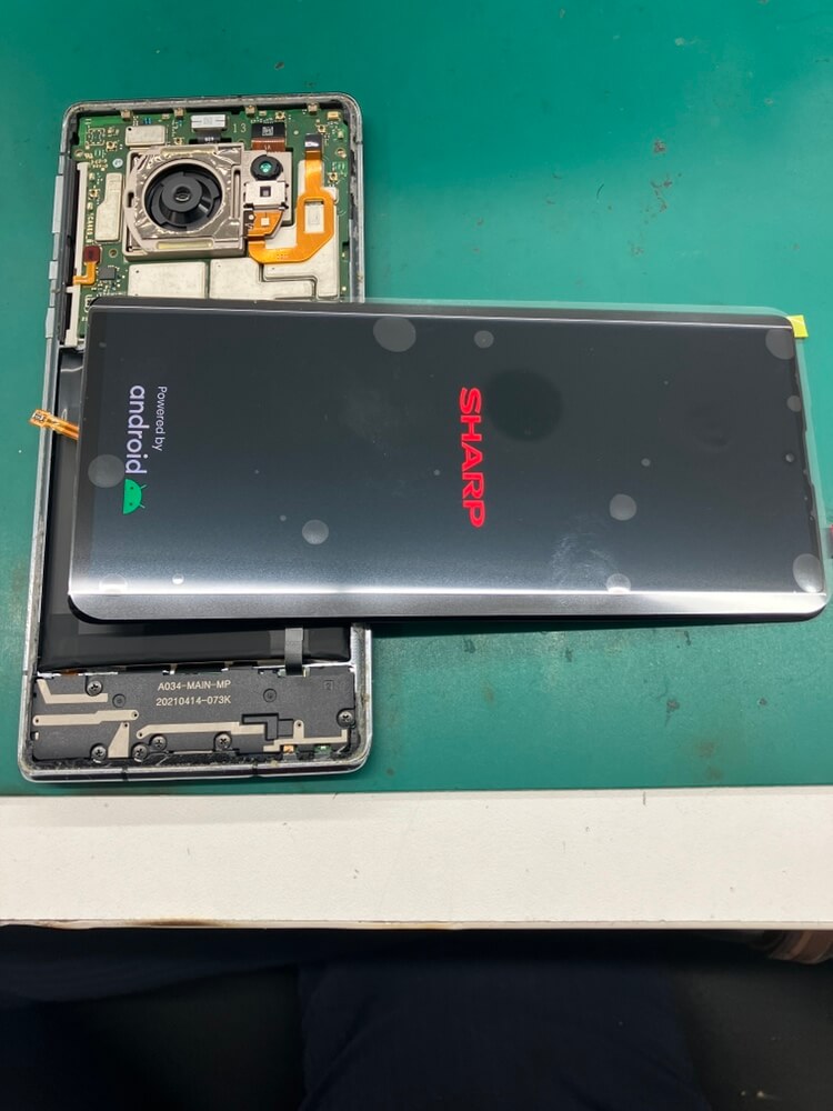 AQUOS R6