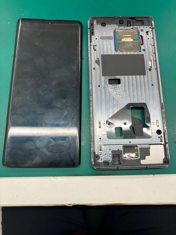 AQUOS R6
