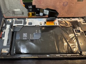 洗浄と画面交換により無事にデータが残った状態で復活したPixel 6