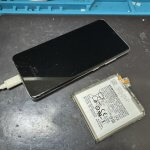 バッテリー交換が完了し、正常に充電・駆動するようになったGalaxy S20 5G