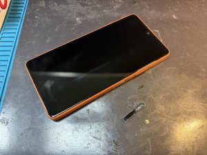 Xperia Ace IIIのスリープボタン修理が完了した状態