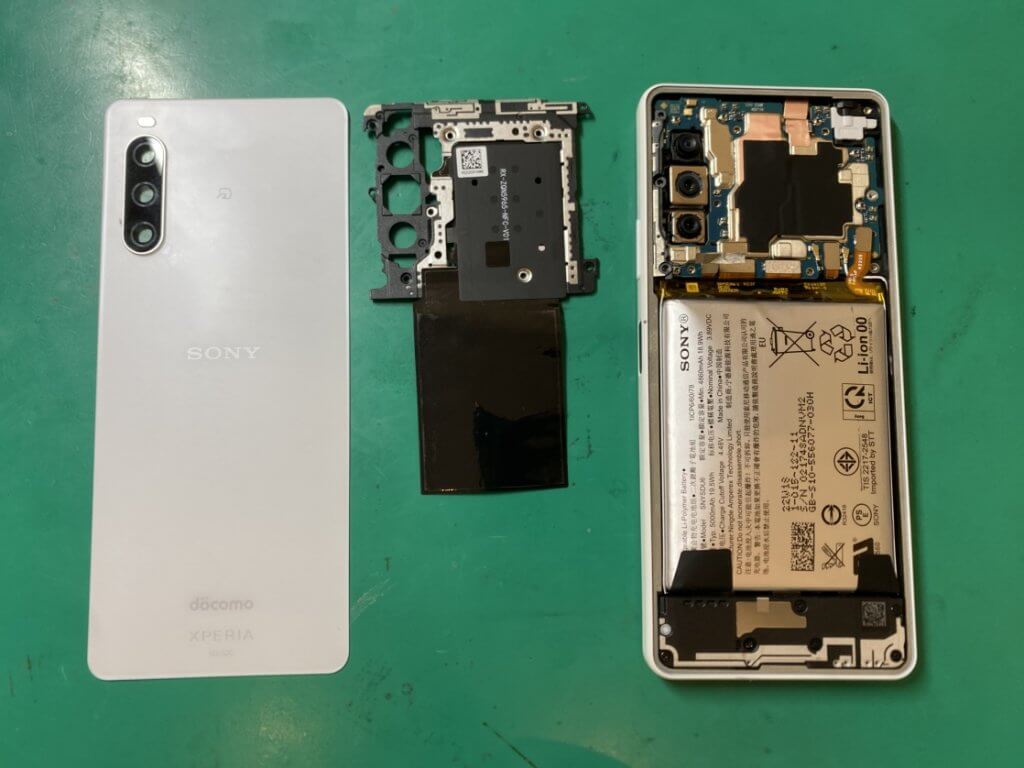 Xperia 10 IVを分解する