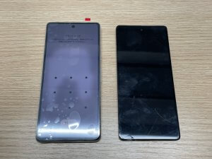 画面交換が完了し青黒いシミもなくなり綺麗に表示されているGoogle Pixel7