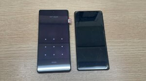 液晶画面交換が完了し正常に表示されているHUAWEIP30